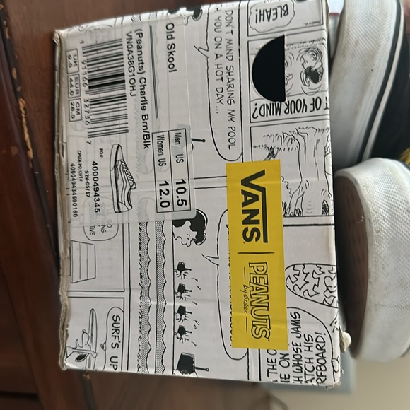 Vans Men Black and Yellow Zigzag Sneakers - Picture 3 of 5